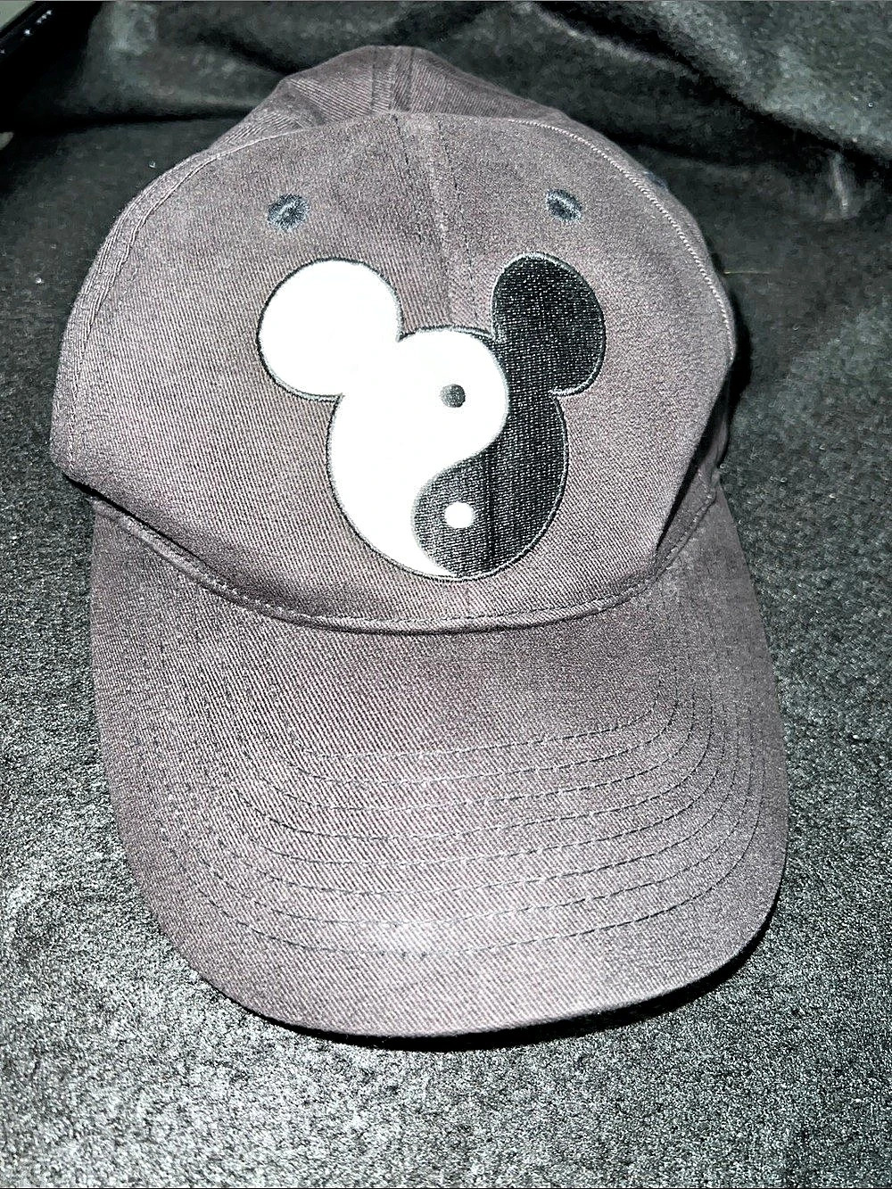 Vintage 90s Walt Disney World Mickey Mouse Yin Yang Dad Hat Strapback Black Cap